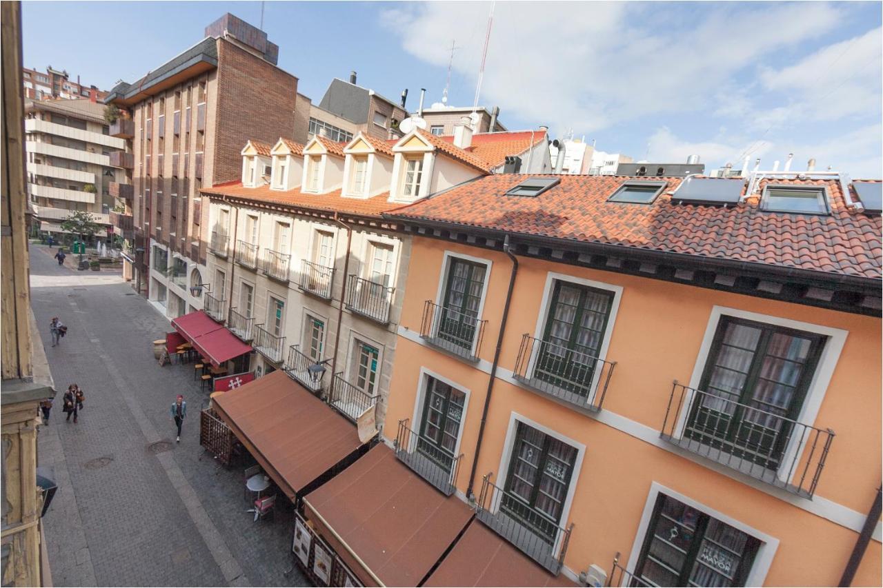 Teranga: Piso En Plaza Mayor De Valladolid Luaran gambar
